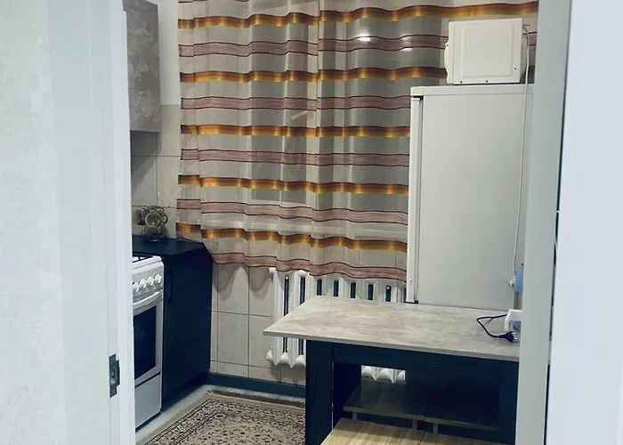 Ахметова 10